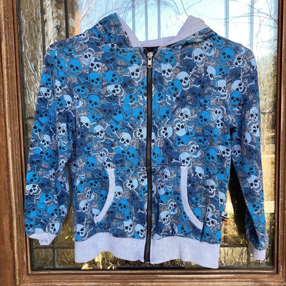 La Miniatura Hoodie (fits 8)